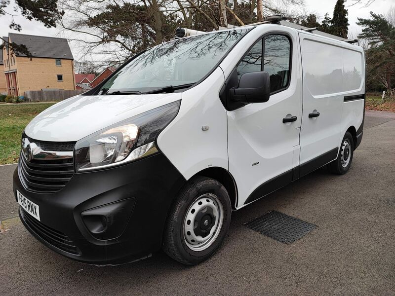 VAUXHALL VIVARO