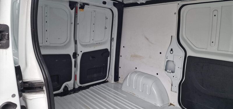 VAUXHALL VIVARO