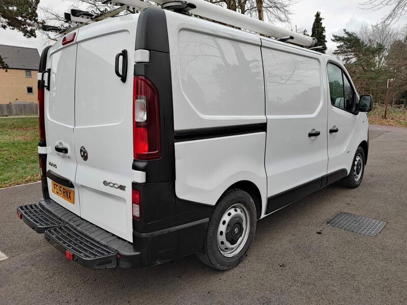 VAUXHALL VIVARO