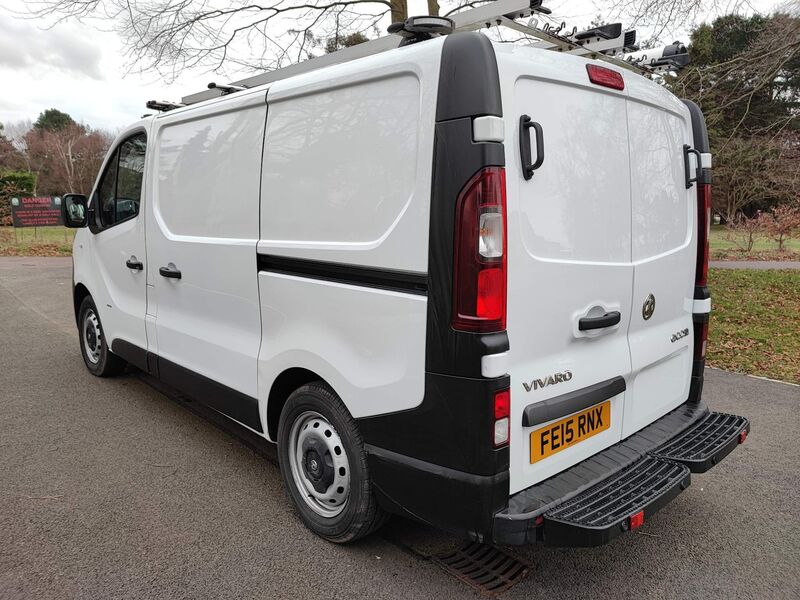 VAUXHALL VIVARO