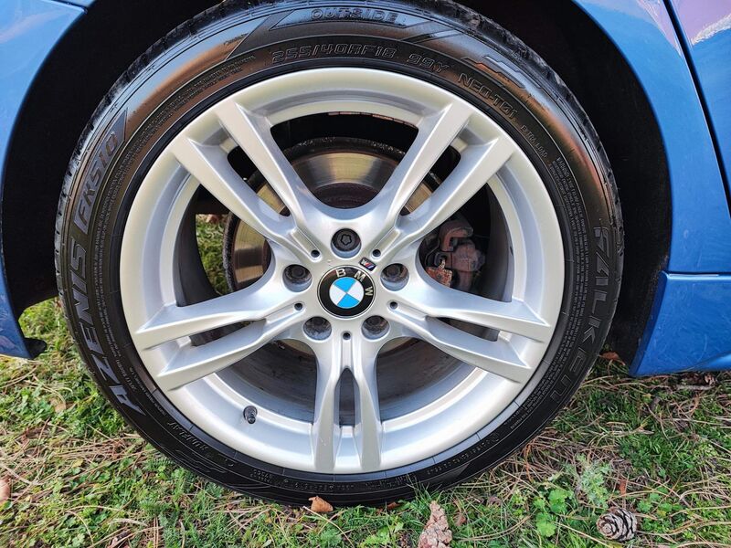 BMW 3 SERIES
