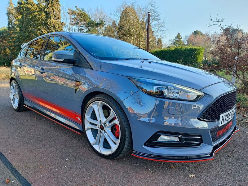 View FORD FOCUS 2.0T EcoBoost ST-3 Euro 6 (s/s) 5dr