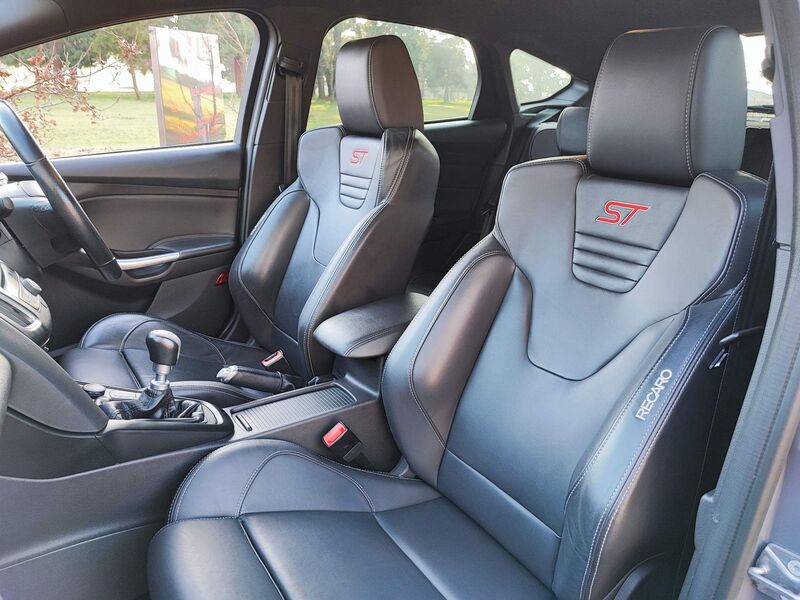 FORD FOCUS