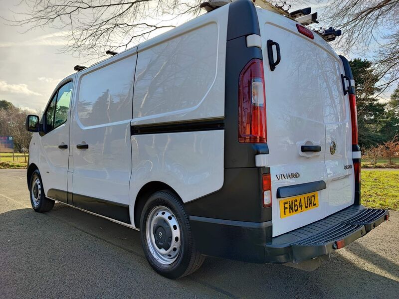 VAUXHALL VIVARO