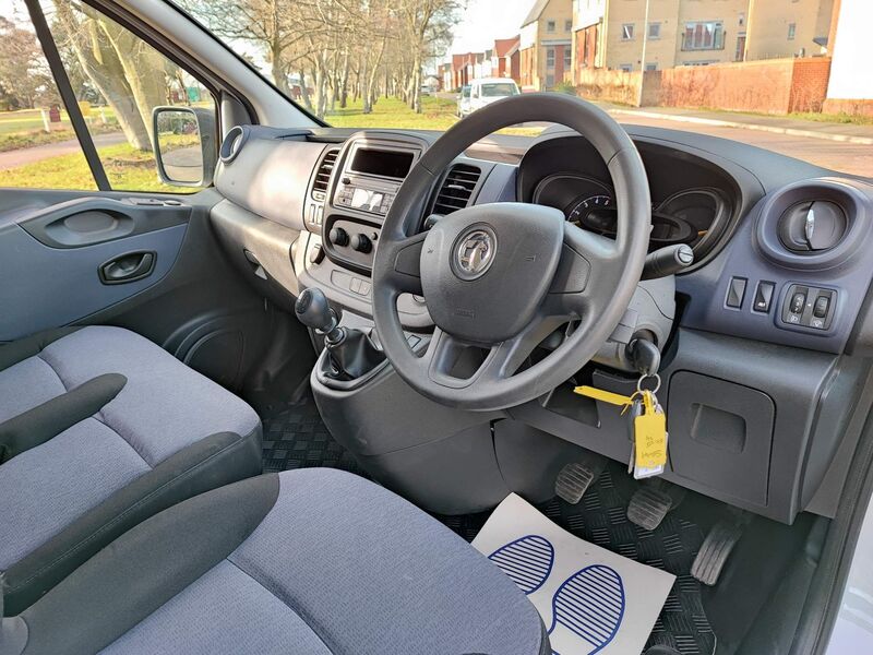 VAUXHALL VIVARO