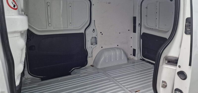 VAUXHALL VIVARO