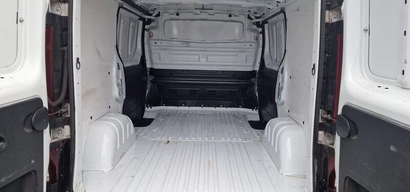 VAUXHALL VIVARO