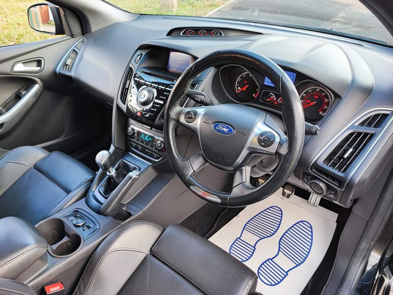 View FORD FOCUS 2.0T EcoBoost ST-3 Euro 5 (s/s) 5dr