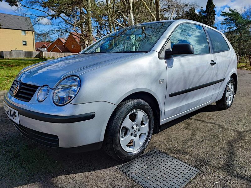 VOLKSWAGEN POLO