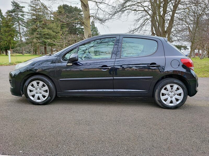 PEUGEOT 207