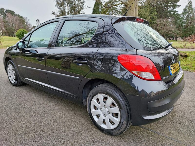 PEUGEOT 207