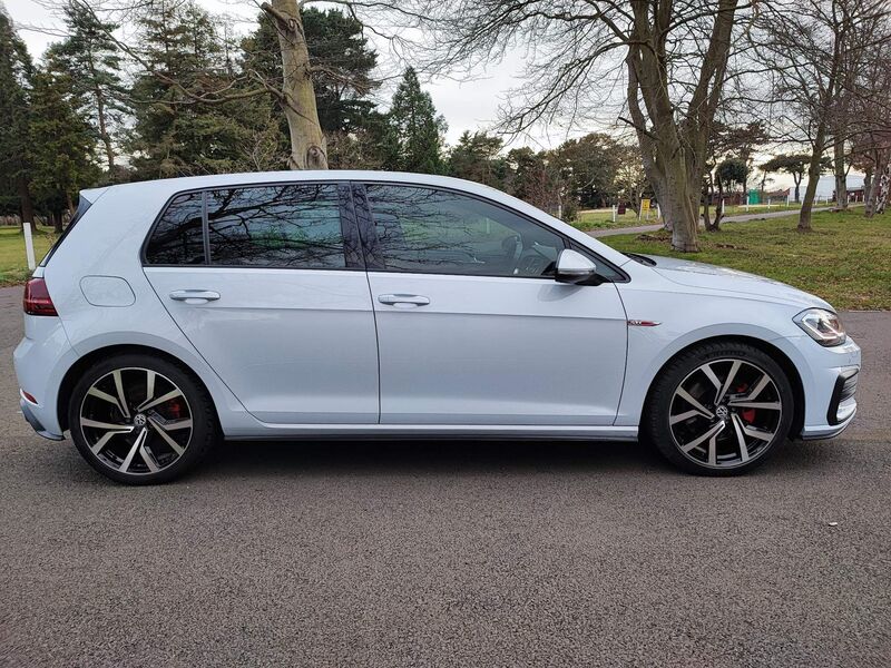 View VOLKSWAGEN GOLF 2.0 TSI GTI Euro 6 (s/s) 5dr