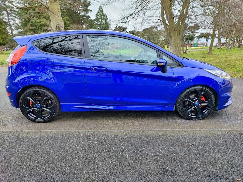 View FORD FIESTA 1.6T EcoBoost ST-3 Euro 5 (s/s) 3dr