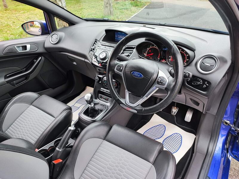 View FORD FIESTA 1.6T EcoBoost ST-3 Euro 5 (s/s) 3dr