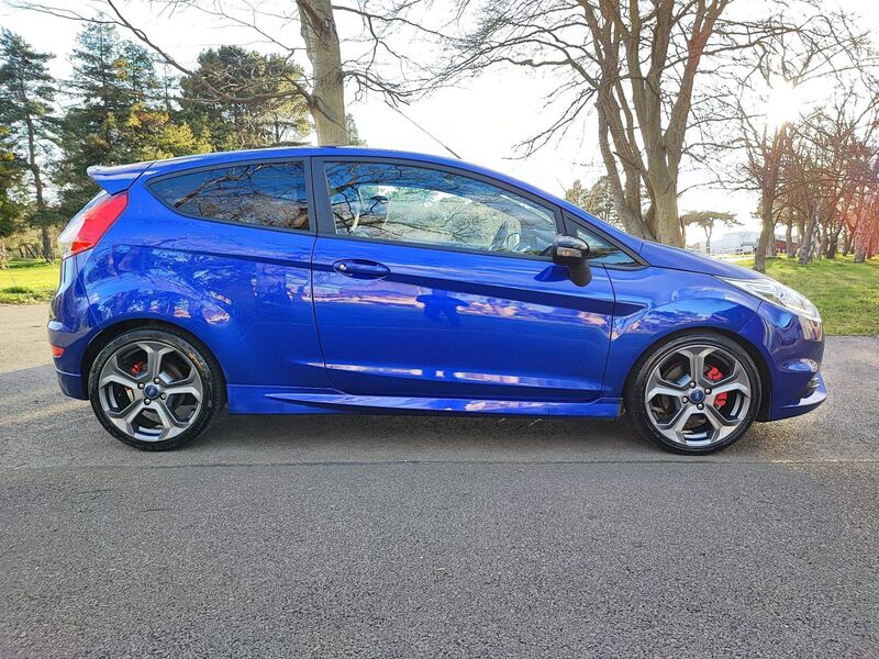 View FORD FIESTA 1.6T EcoBoost ST-3 Euro 5 (s/s) 3dr
