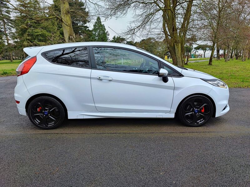 View FORD FIESTA 1.6T EcoBoost ST-2 Euro 5 3dr