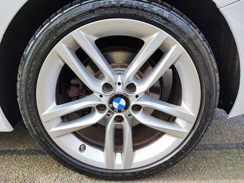 BMW 1 SERIES