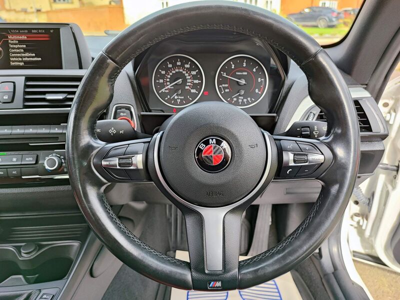 BMW 1 SERIES