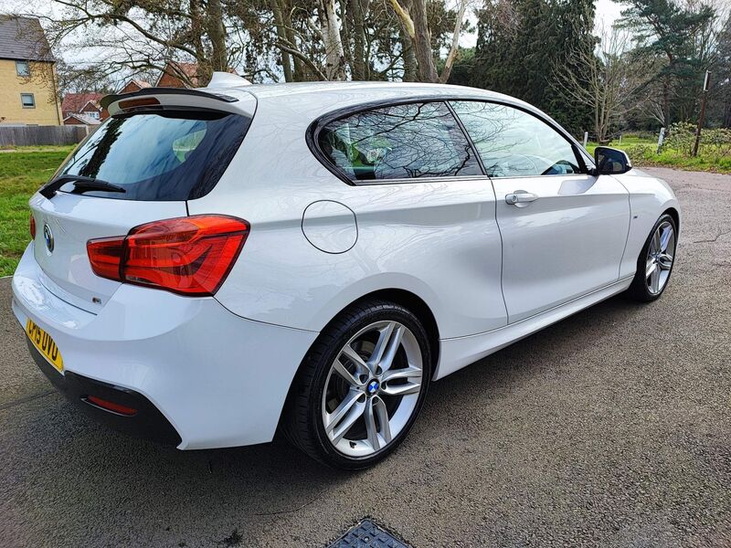 BMW 1 SERIES