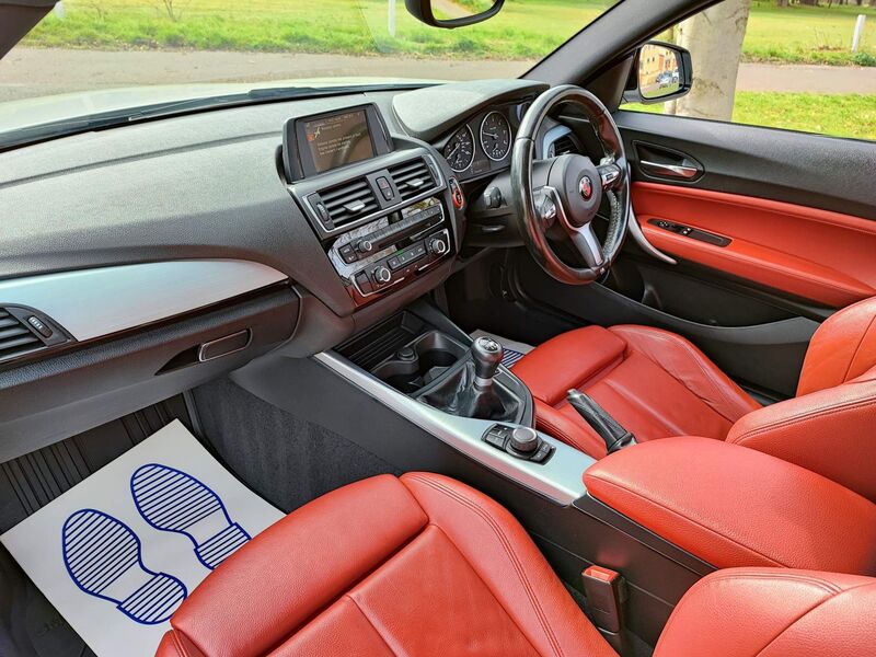 BMW 1 SERIES