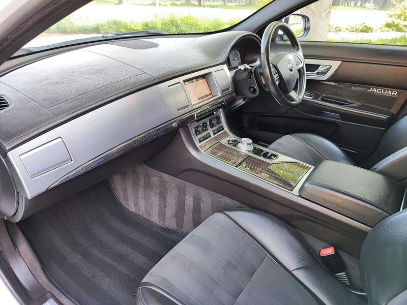 JAGUAR XF