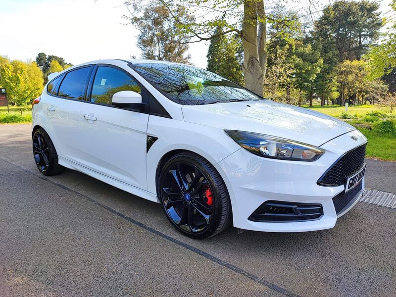 View FORD FOCUS 2.0T EcoBoost ST-2 Euro 6 (s/s) 5dr