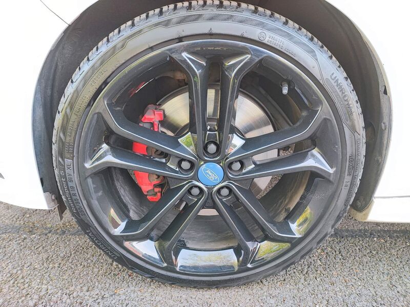 FORD FOCUS