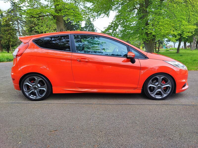 View FORD FIESTA 1.6T EcoBoost ST-3 Euro 6 3dr