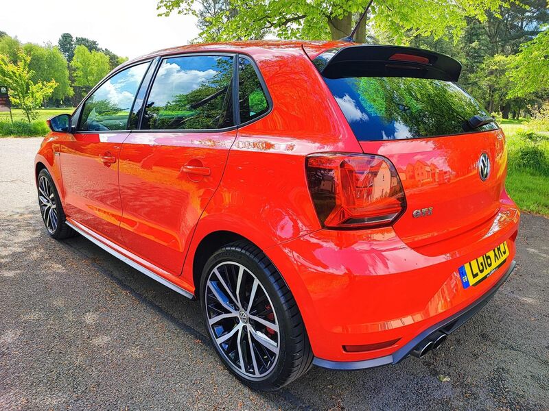 VOLKSWAGEN POLO