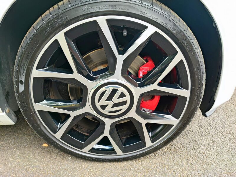 VOLKSWAGEN UP