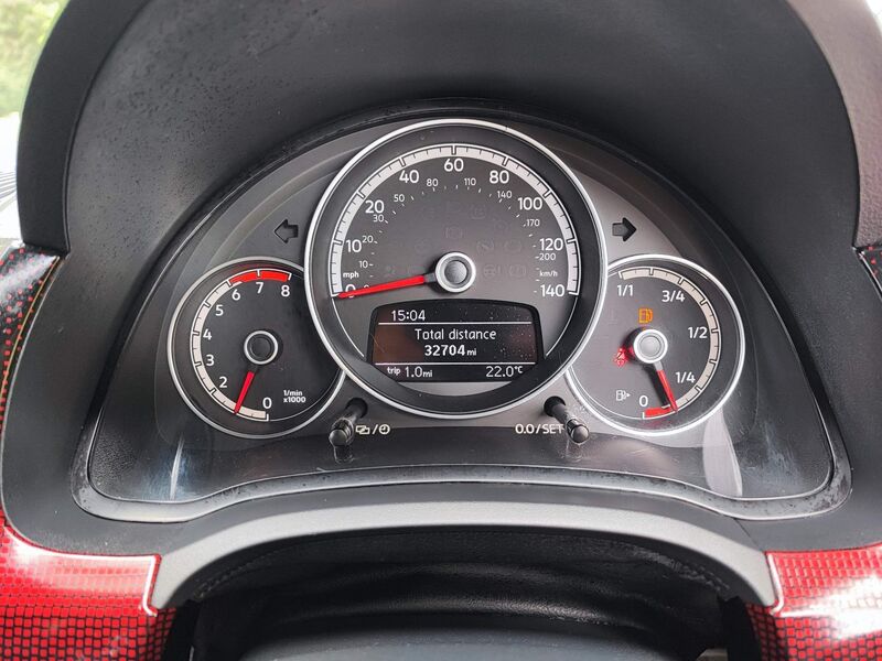 VOLKSWAGEN UP