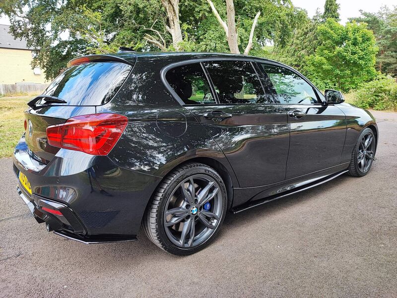 BMW 1 SERIES