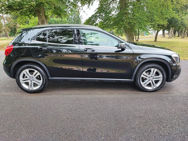 View MERCEDES-BENZ GLA CLASS 2.1 GLA200d Sport 7G-DCT Euro 6 (s/s) 5dr