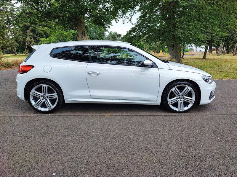 View VOLKSWAGEN SCIROCCO 2.0 TDI BlueMotion Tech R-Line Euro 6 (s/s) 3dr