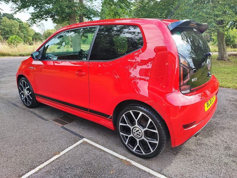 VOLKSWAGEN UP