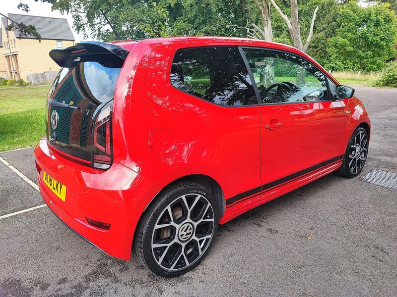 VOLKSWAGEN UP
