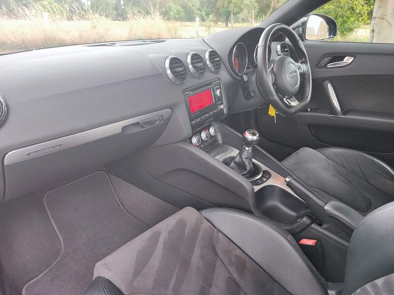 AUDI TT