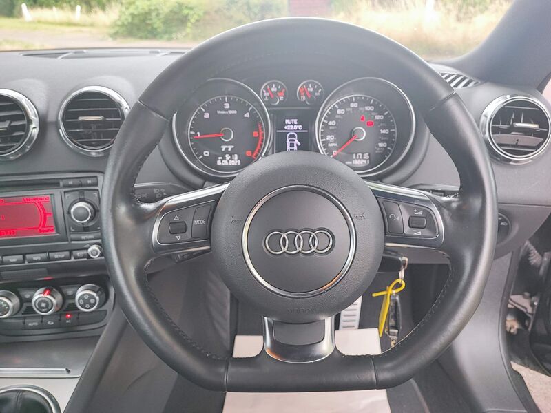 AUDI TT