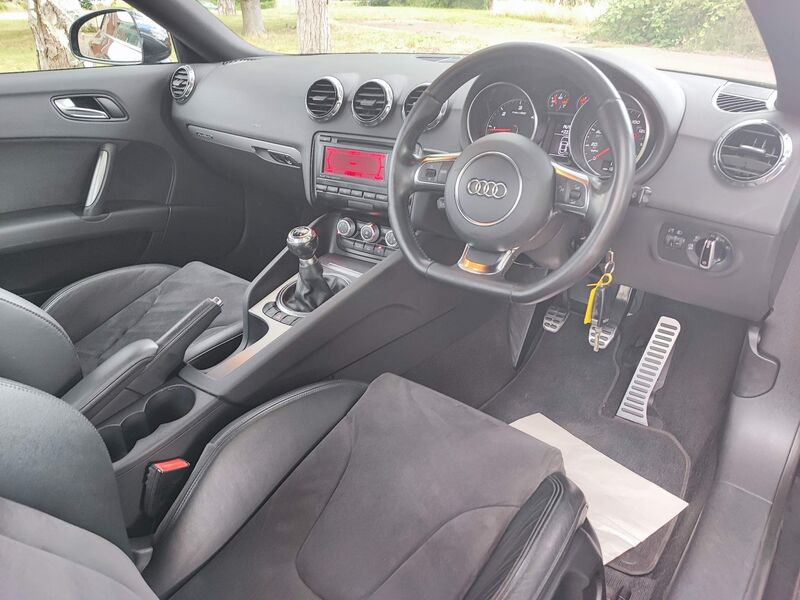 AUDI TT
