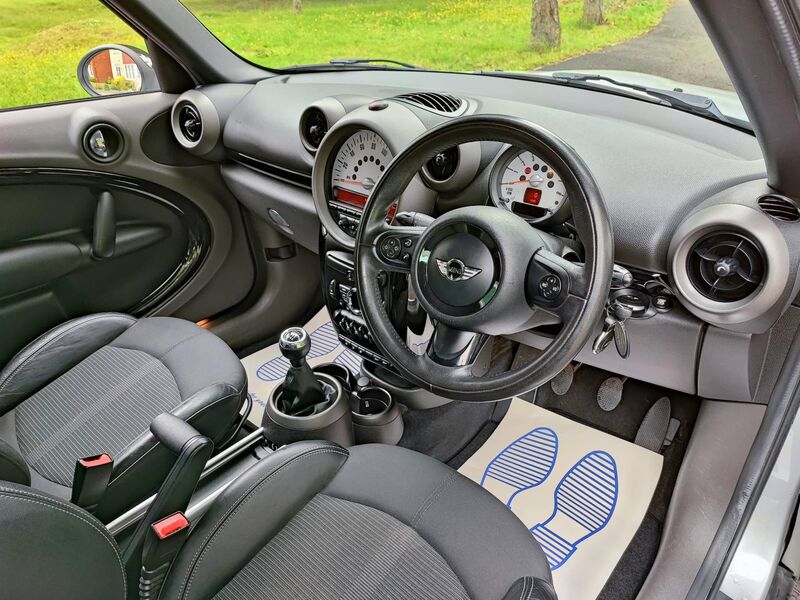 View MINI COUNTRYMAN 1.6 Cooper Euro 5 (s/s) 5dr