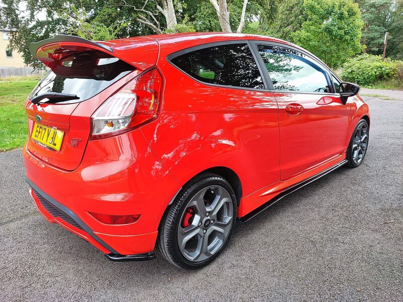 View FORD FIESTA 1.6T EcoBoost ST-3 Euro 6 3dr