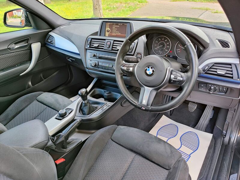 View BMW 2 SERIES 2.0 218d M Sport Euro 6 (s/s) 2dr