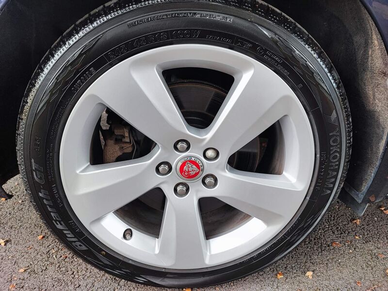 JAGUAR XF