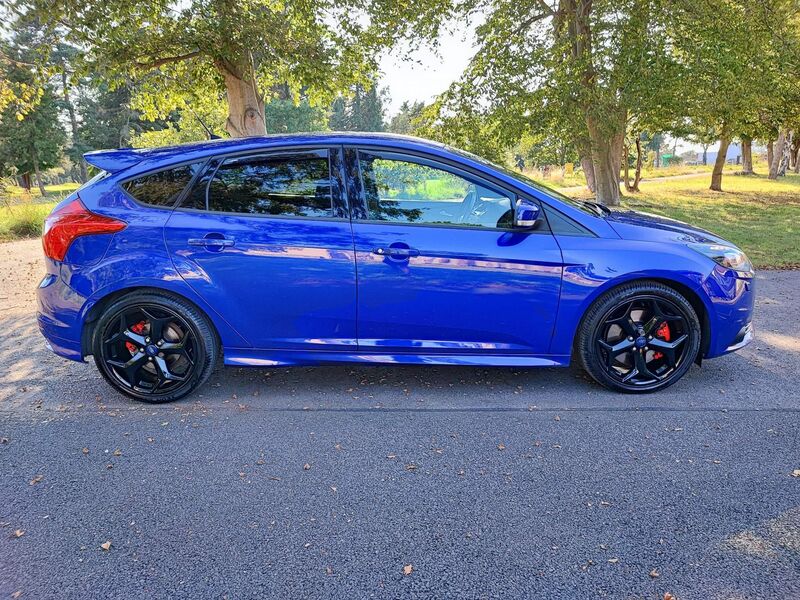 View FORD FOCUS 2.0T EcoBoost ST-3 Euro 5 (s/s) 5dr